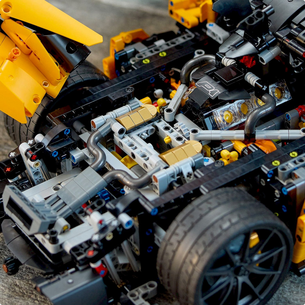 Конструктор LEGO Technic McLaren P1 42172, 3893 детали