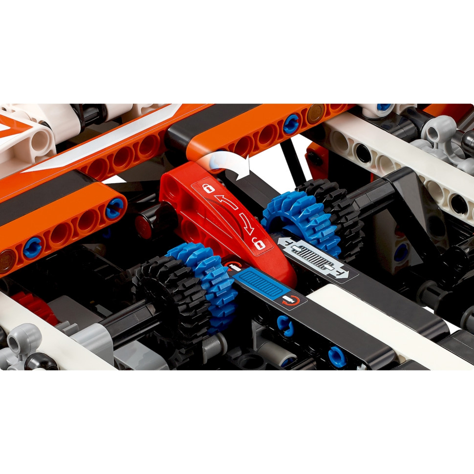 Конструктор LEGO Technic Грузовой космический корабль VTOL LT81 42181, 1365 деталей