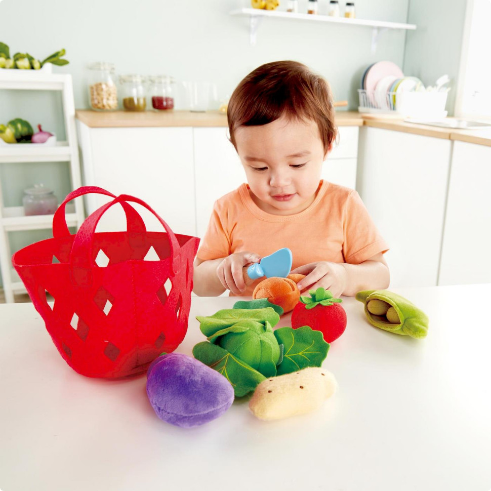 Игровой набор Корзина с овощами Hape E3167 шесть овощей