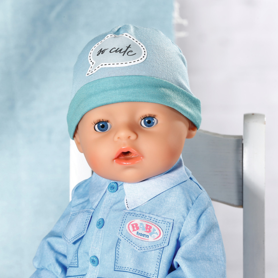 Набор одежды для куклы ДЖИНСОВЫЙ СТИЛЬ BABY born 832592 джинс. комбинезон, шапка, обувь