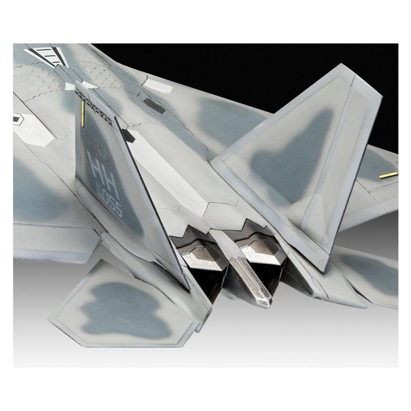 Сборная модель-копия Самолет Lockheed Martin F-22A Raptor Revell RVL-63858 уровень 4 масштаб 1:72