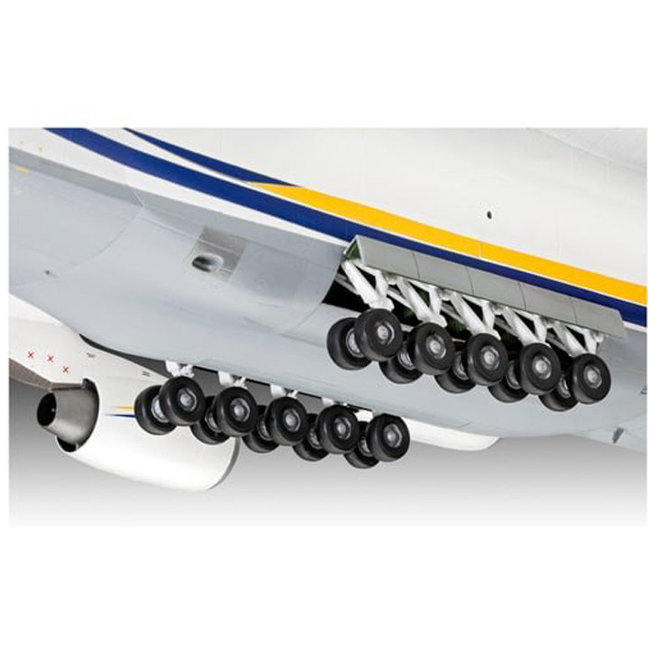 Сборная модель Грузовой самолет АН-124 