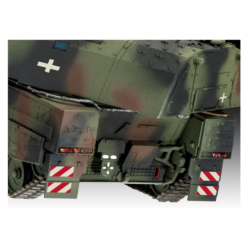 Збірна модель-копія САУ Panzerhaubitze 2000 Revell RVL-63347 рівень 4 масштаб 1:72