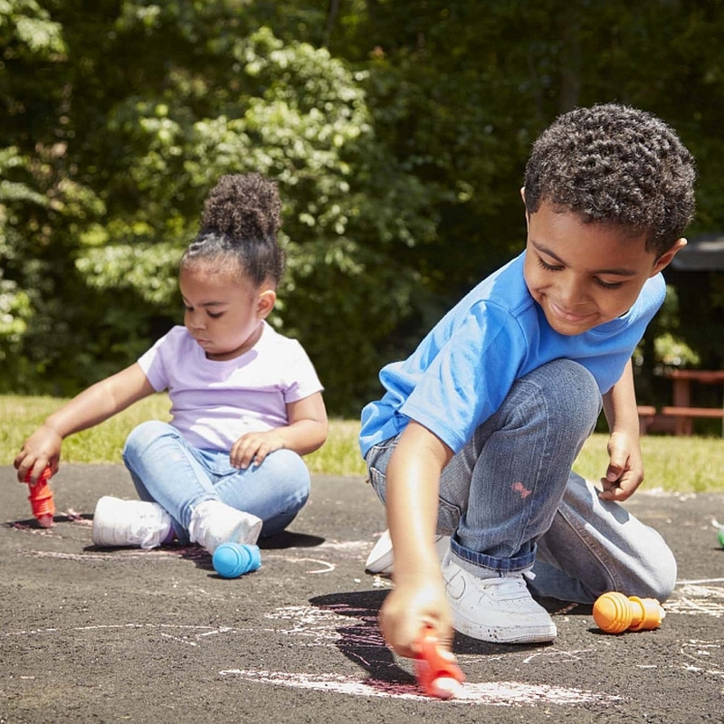 Мел для рисования на асфальте Melissa&Doug MD9313 с пластиковыми держателями