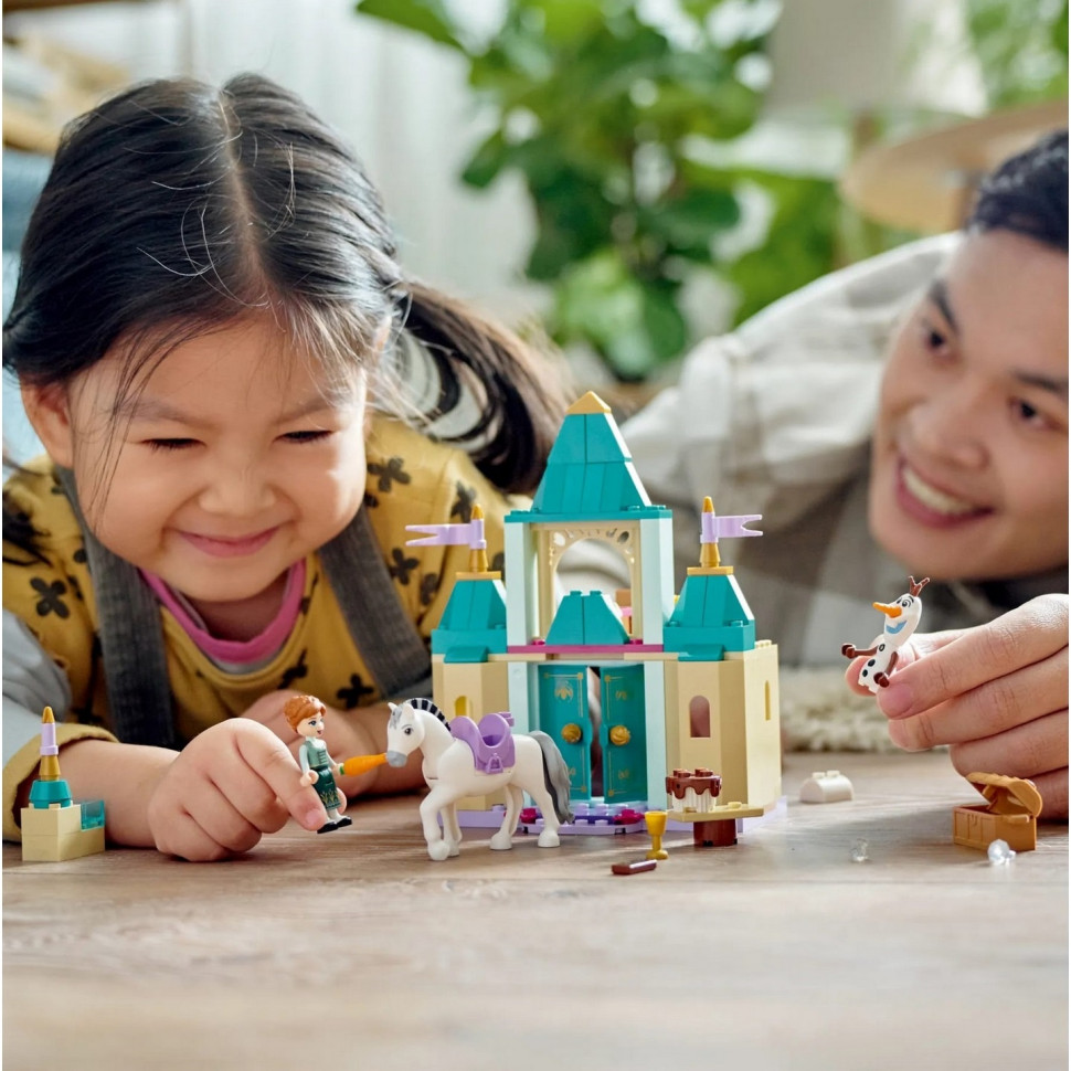 Конструктор LEGO Disney Princess Развлечения в замке Анны и Олафа 43204