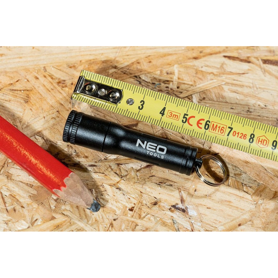 Фонарь ручной на батарейках Neo Tools 99-068 черный 100 обмен