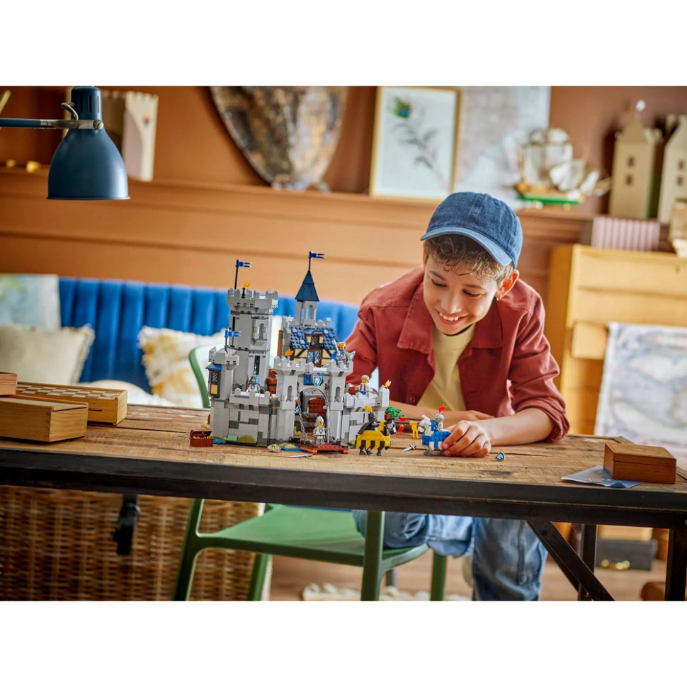 Конструктор Creator Середньовічний замок із лицарем на коні LEGO 31168, 1371 деталь