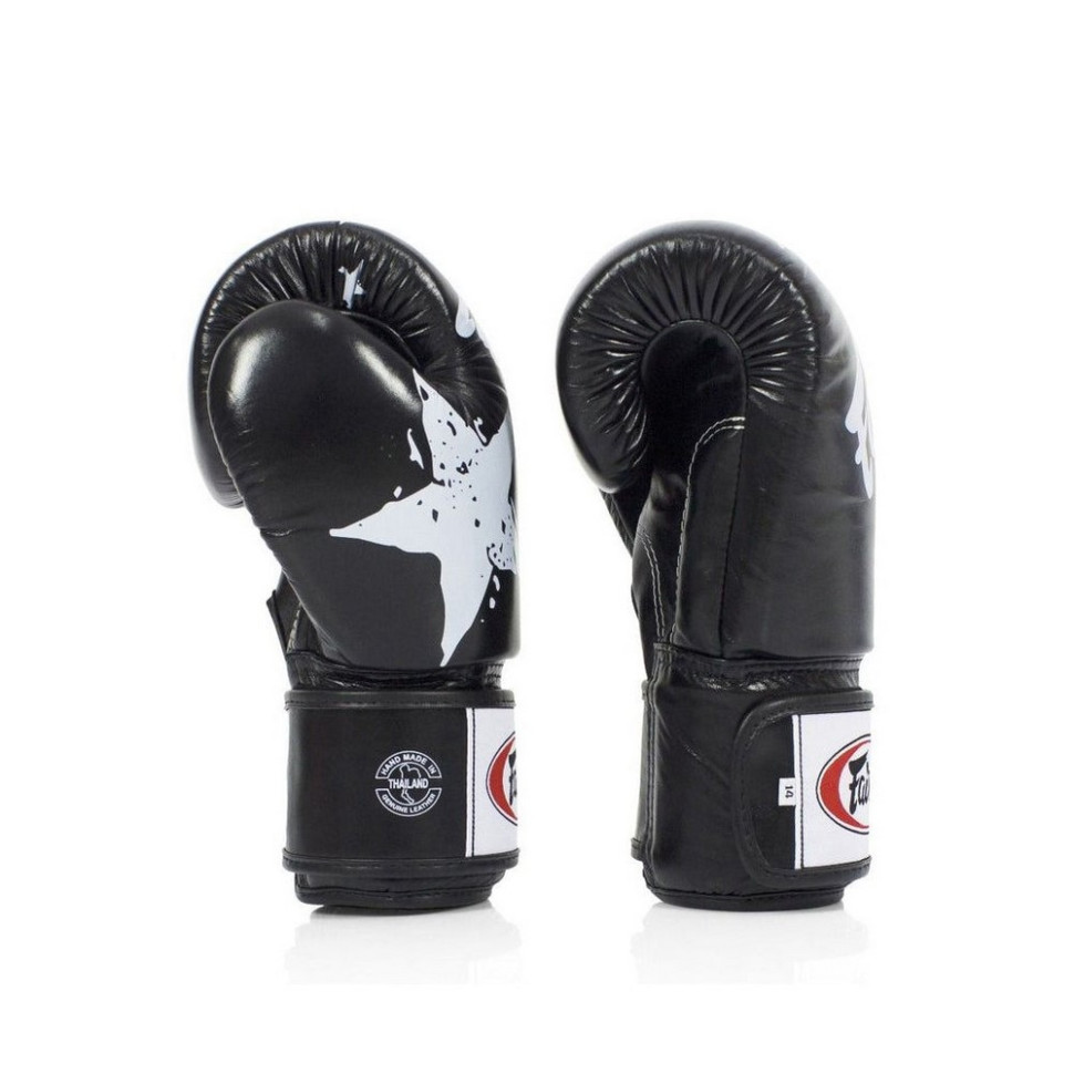 Боксерские перчатки BGV1 Nation Print Fairtex BGV1_Print_12oz_Black 12 унций (бинты в комплекте)