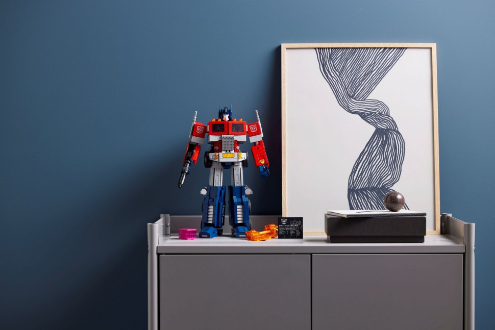 Конструктор LEGO Icons Optimus Prime 10302