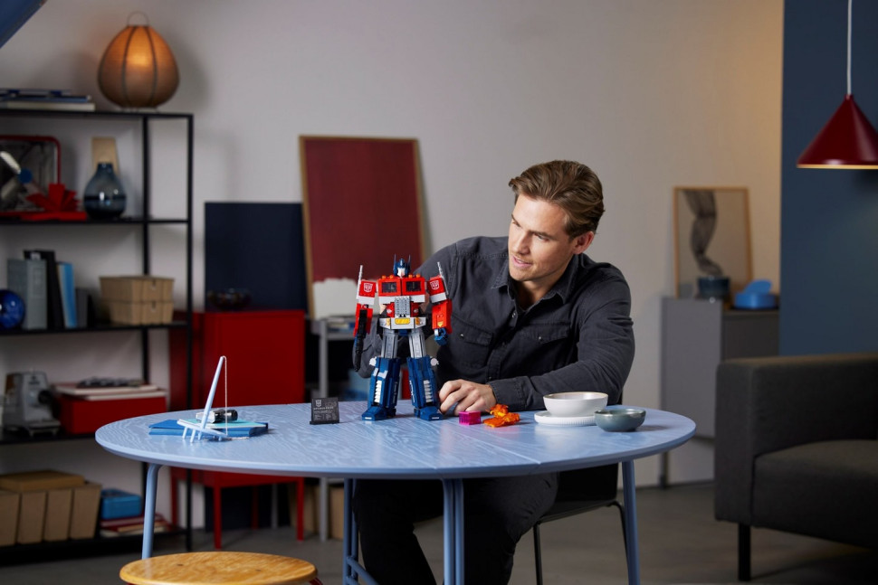 Конструктор LEGO Icons Optimus Prime 10302