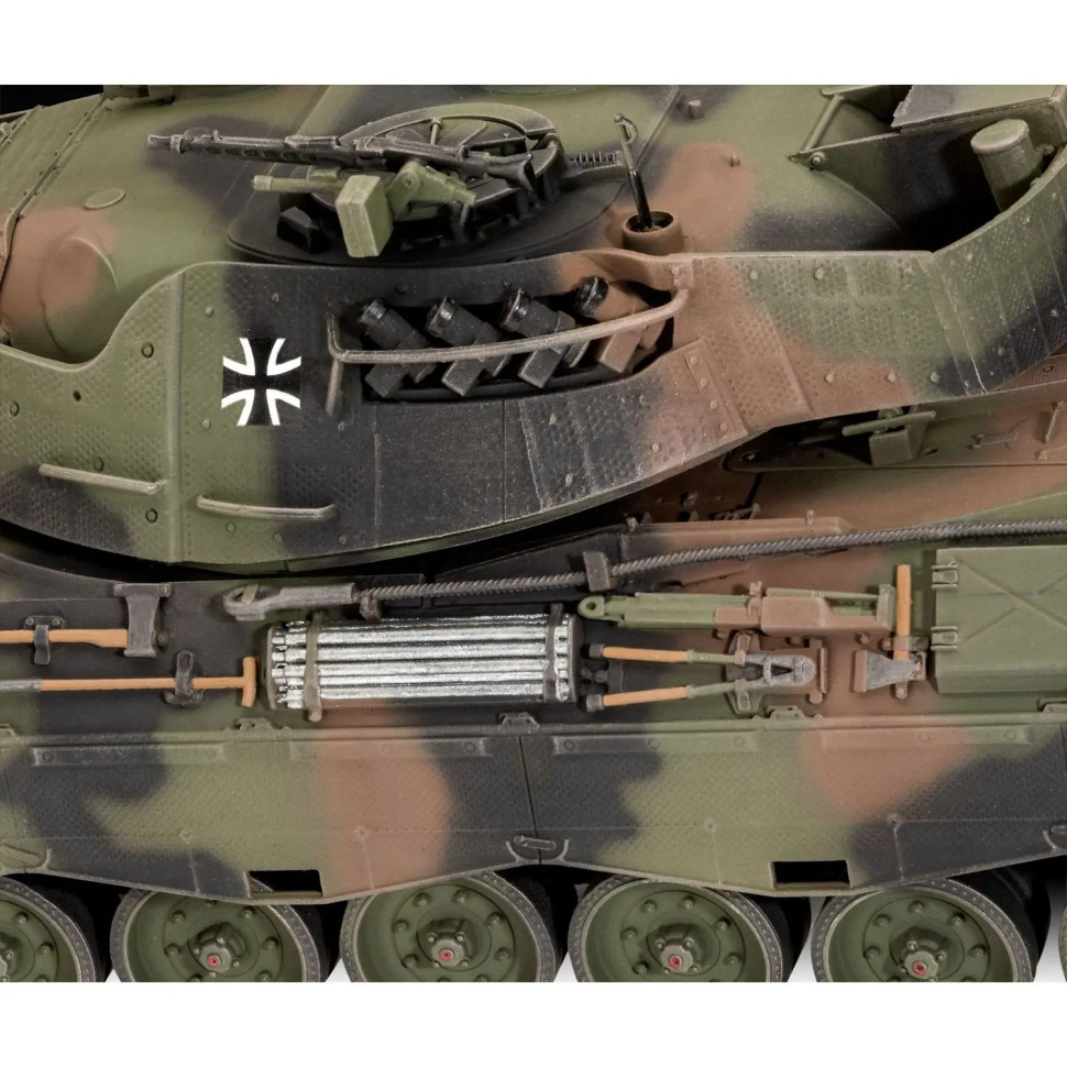 Сборная модель Танк Leopard 1A5 Revell RVL-03320 уровень 4, 1:35