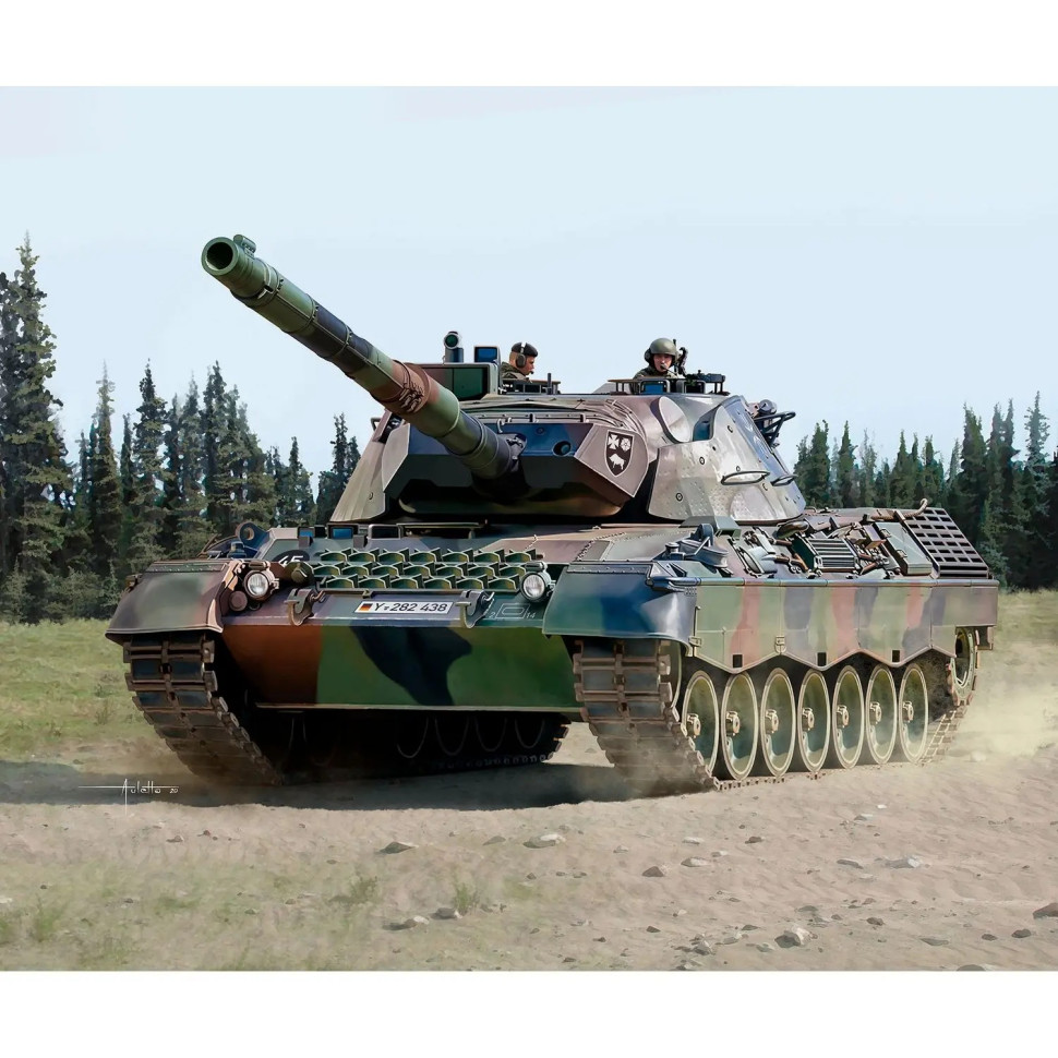 Сборная модель Танк Leopard 1A5 Revell RVL-03320 уровень 4, 1:35