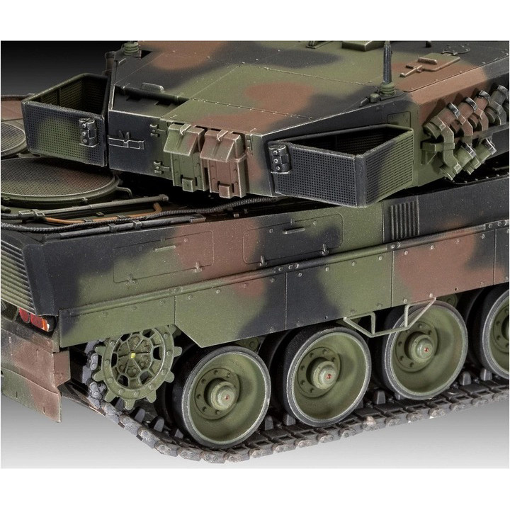 Сборная модель Танк Леопард 2 A6/A6NL Revell RVL-03281 уровень 4, 1:35