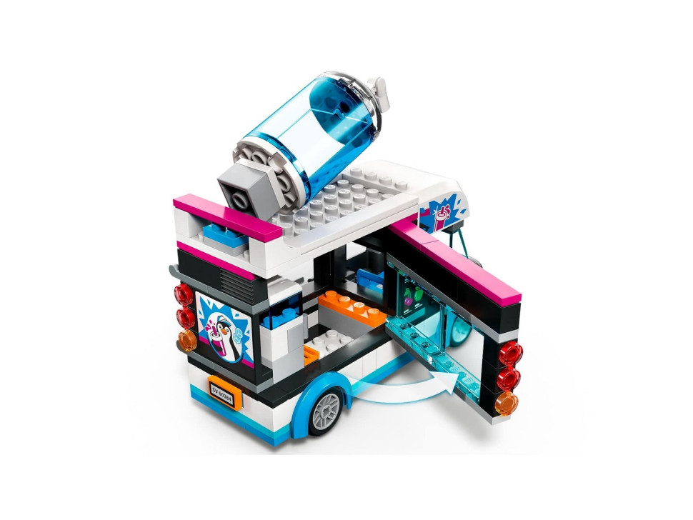 Конструктор LEGO City Веселый фургон пингвина 60384