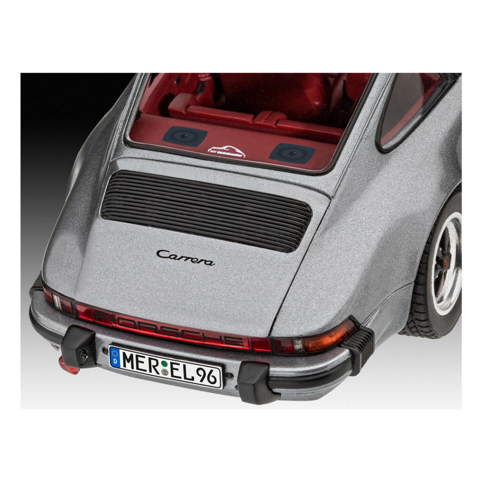 Сборная модель-копия набор Porsche 911 Carrera 3.2 Coupé Revell RVL-67688 уровень 3, 1:24