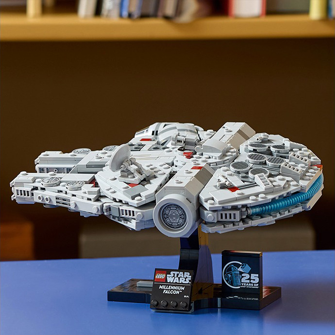 Конструктор LEGO Star Wars Тысячелетний сокол 75375, 921 деталь