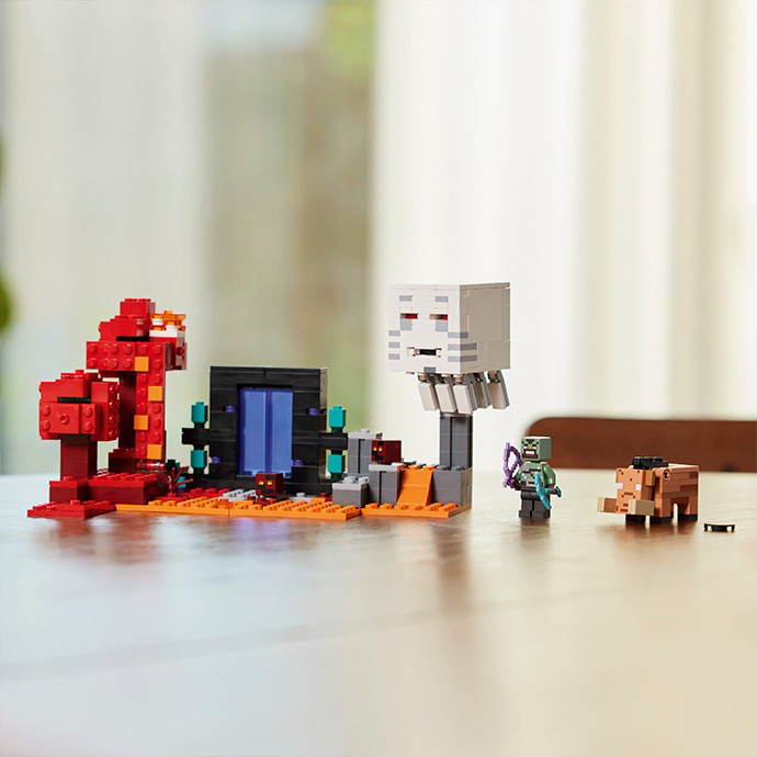 Конструктор Lego Minecraft Засада возле портала в Нижнем мире 21255LG 352 детали