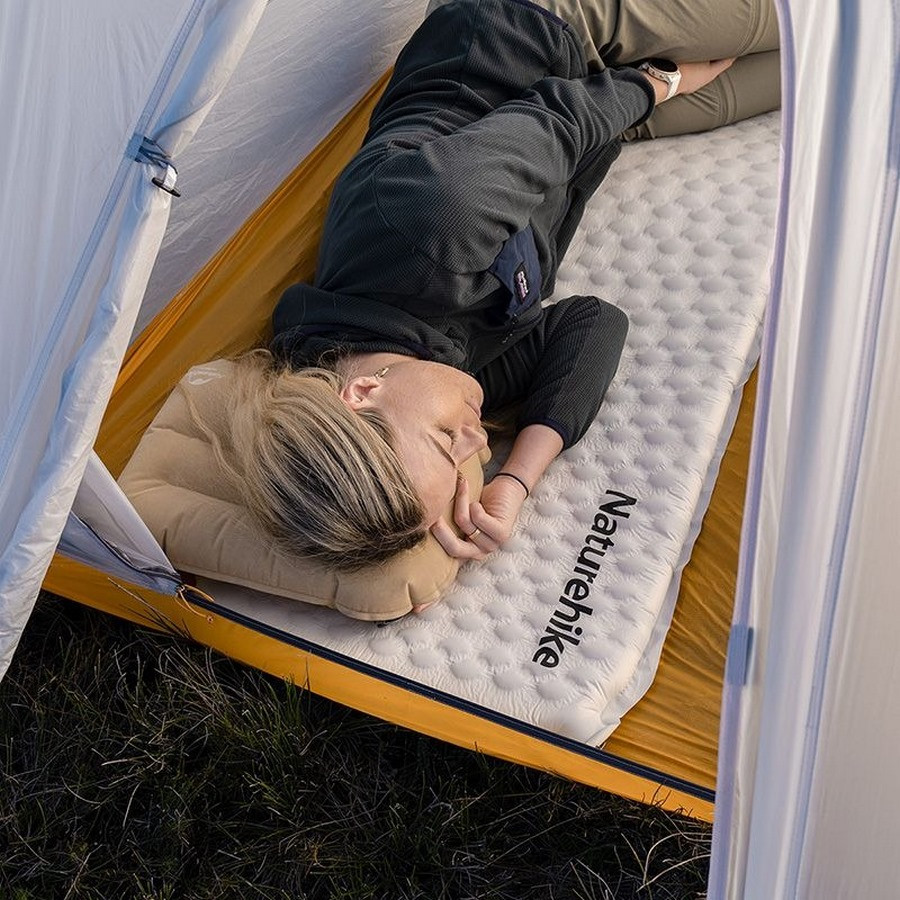 Самонадувной матрас сверхлегкий одноместный овальный CNK2300DZ013 Naturehike 6976023926983, 35 мм, светло-серый