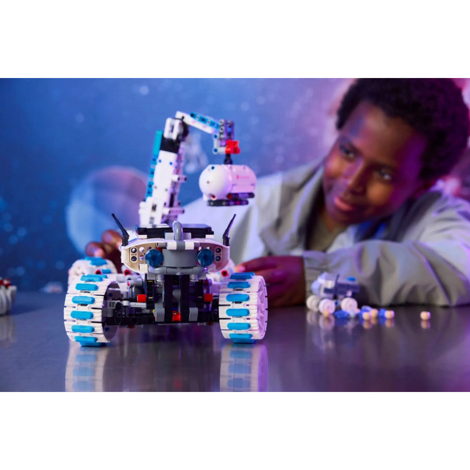 Конструктор Technic Місяцехід Lunar Outpost. Космічний корабель LEGO 42211, 1082 деталі