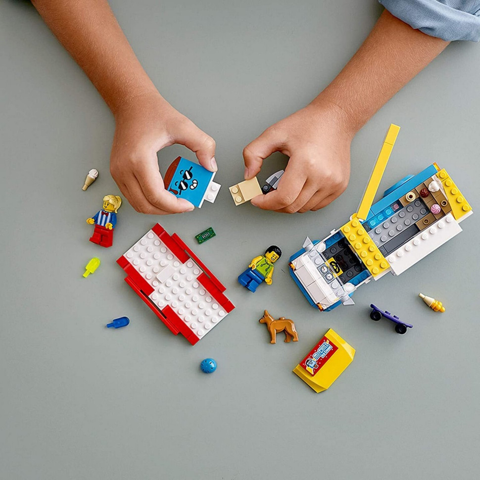 Конструктор LEGO City Грузовик мороженщика 60253