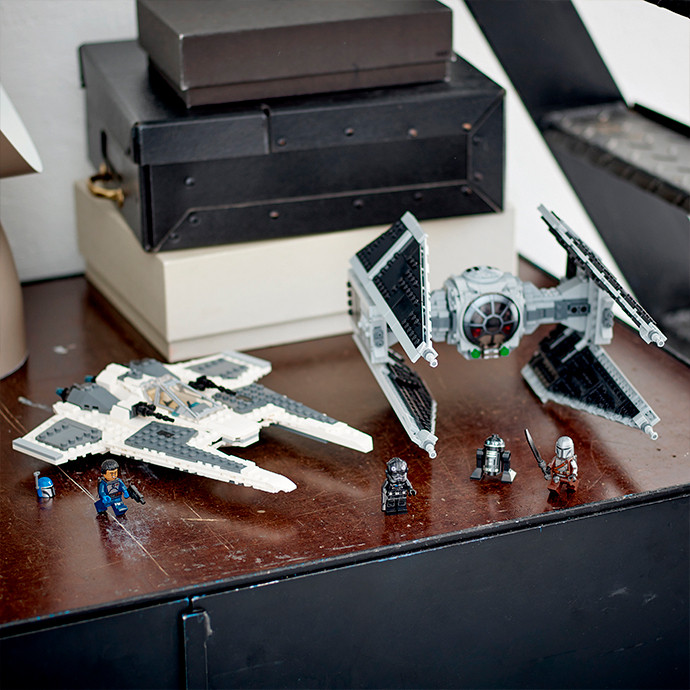 Конструктор LEGO Star Wars™ Мандалорський винищувач проти Перехоплювача TIE 75348, 957 деталей 
