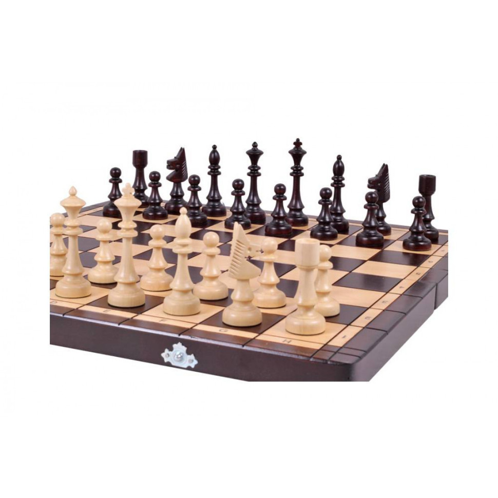Настольная игра шахматы 