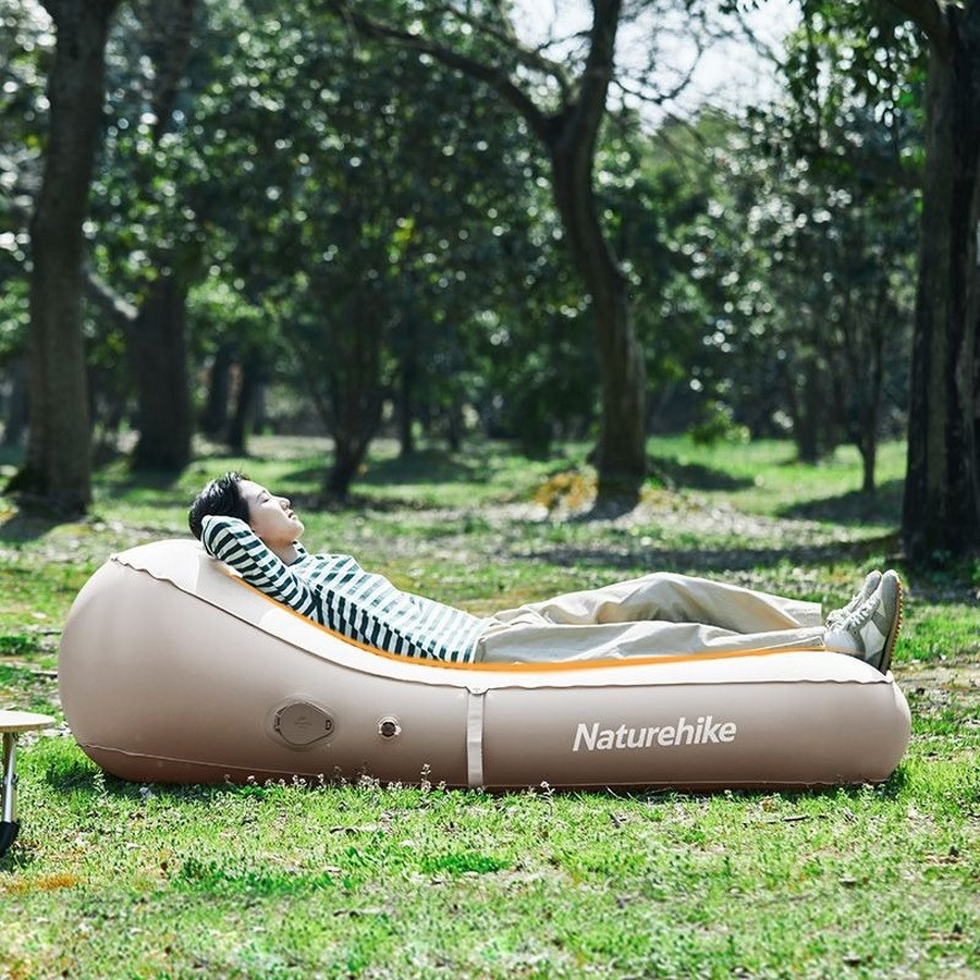 Матрас надувной одноместный с подголовником и встроенной помпой CNH22DZ027 Naturehike 6975641885450 бежевый