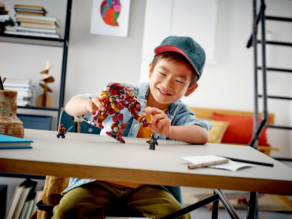 Конструктор LEGO Super Heroes Халкбастер: битва за Ваканду 76247