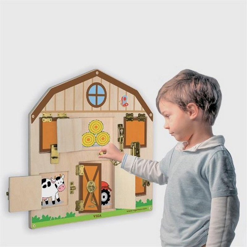 Бізіборд дитячий Будиночок на фермі Viga Toys 51627FSC виготовлений із безпечних матеріалів