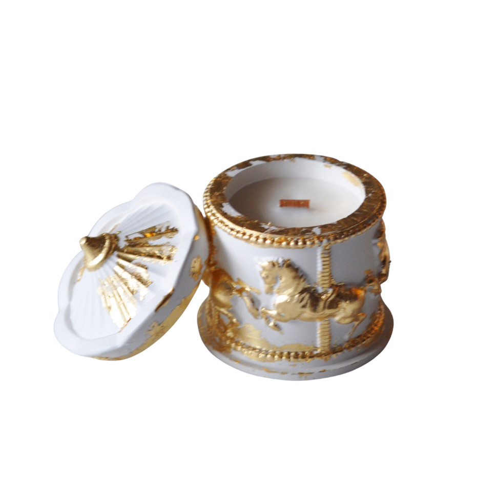 Новогодняя свеча ручной роботы из соевого воска 