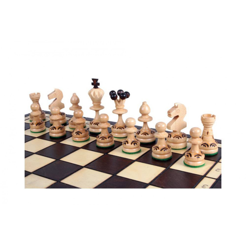 Настольная игра шахматы 
