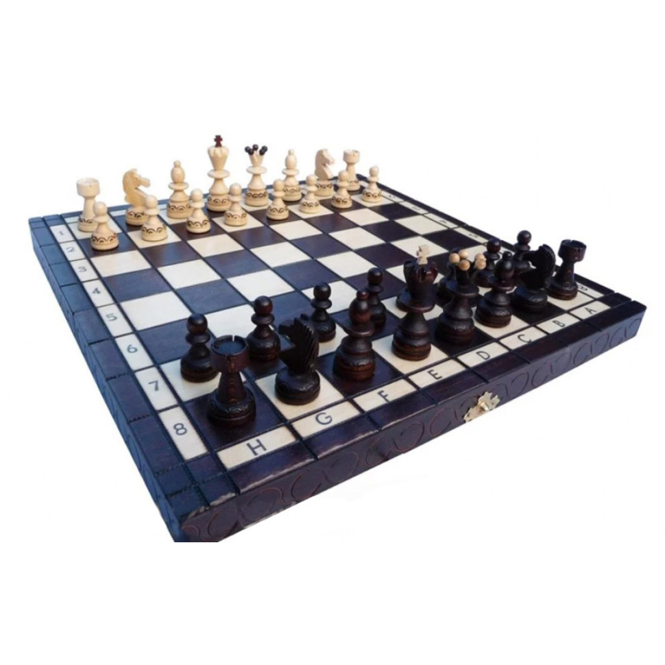 Настольная игра шахматы 