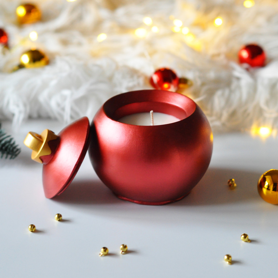 Новогодняя свеча ручной роботы из соевого воска 