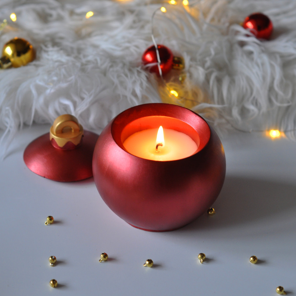 Новогодняя свеча ручной роботы из соевого воска 