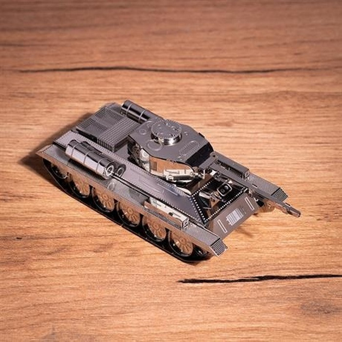 Сборная коллекционная модель Танк T-34/85 Metal Time MT071