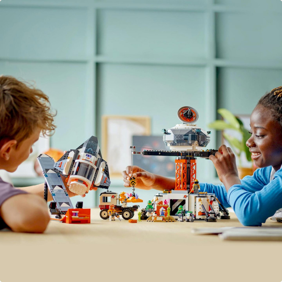 Конструктор Космическая база и стартовая площадка для ракеты LEGO 60434, 1422 детали