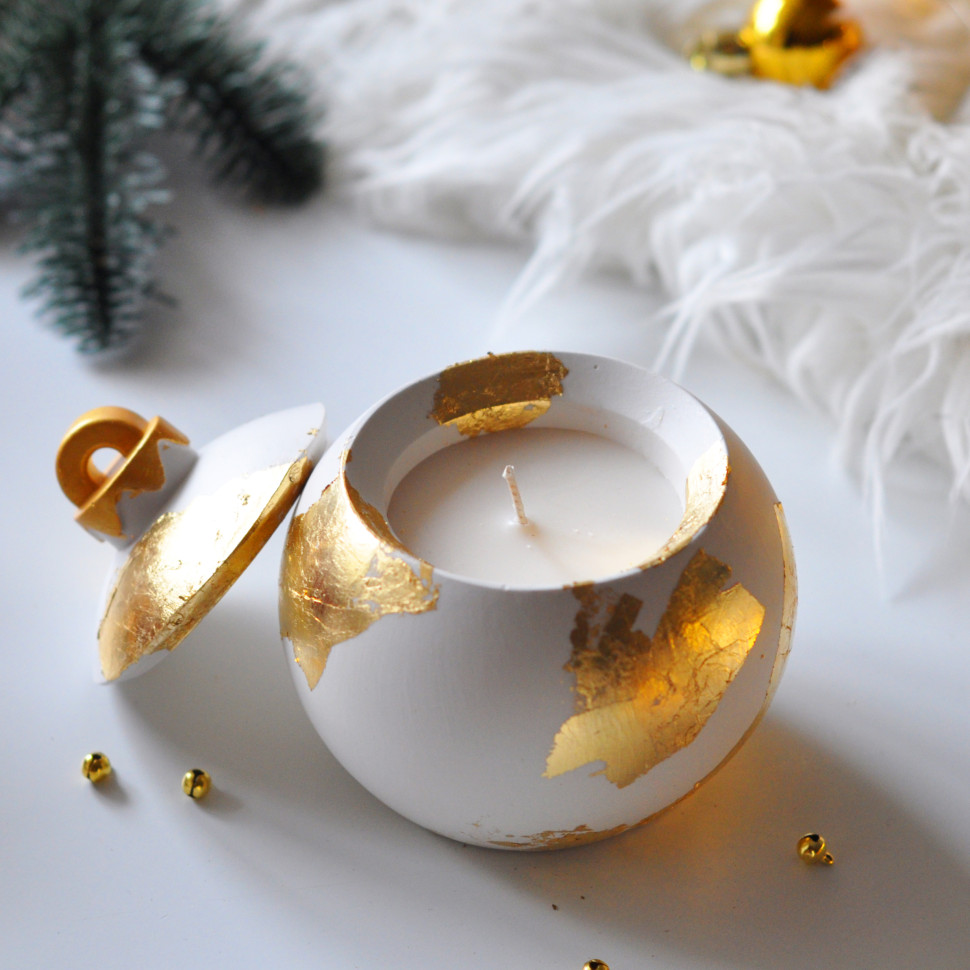 Новогодняя свеча ручной роботы из соевого воска 