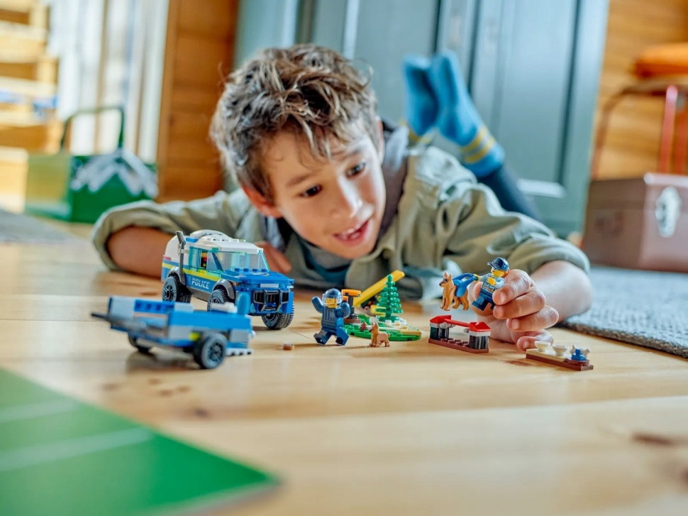 Конструктор LEGO City Мобильная площадка для дрессировки полицейских собак 60369
