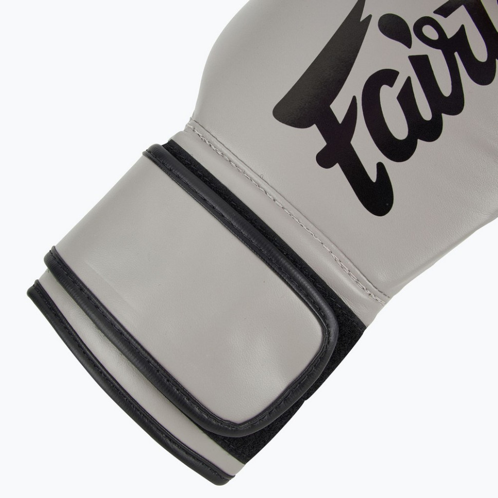 Боксерские перчатки BGV14 Fairtex BGV14_12oz_Grey 12 унций (бинты в комплекте)
