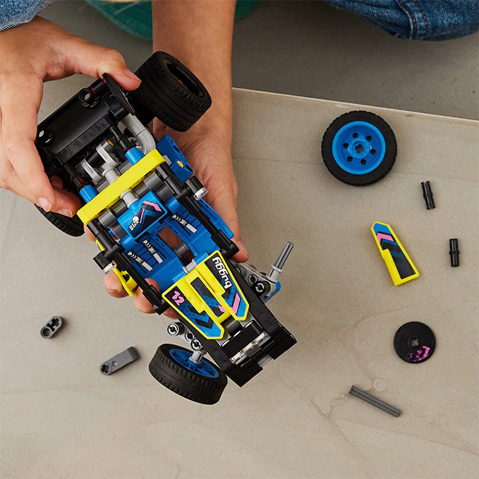 Конструктор Lego Technic Внедорожник баги для гонки 42164, 219 деталей
