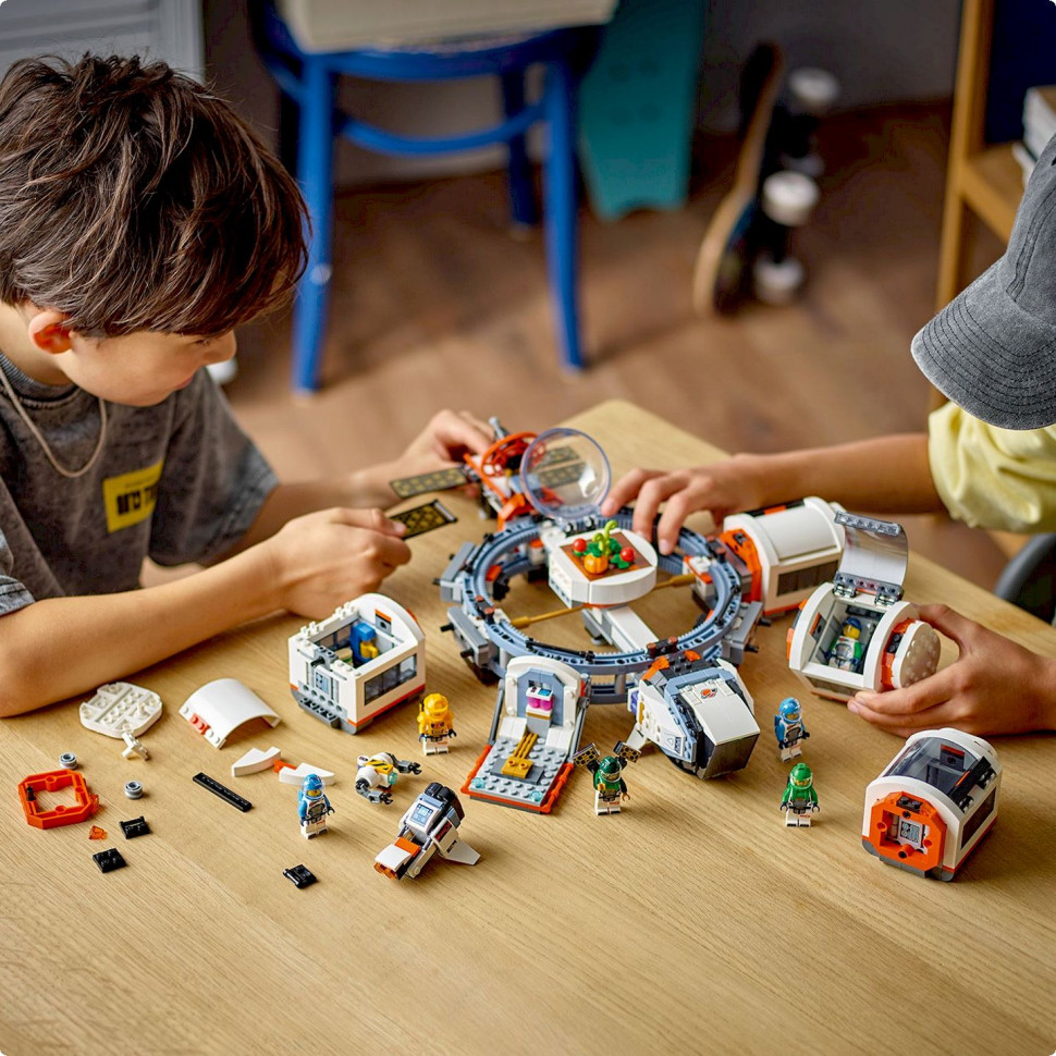 Конструктор Модульная космическая станция LEGO 60433, 1097 деталей