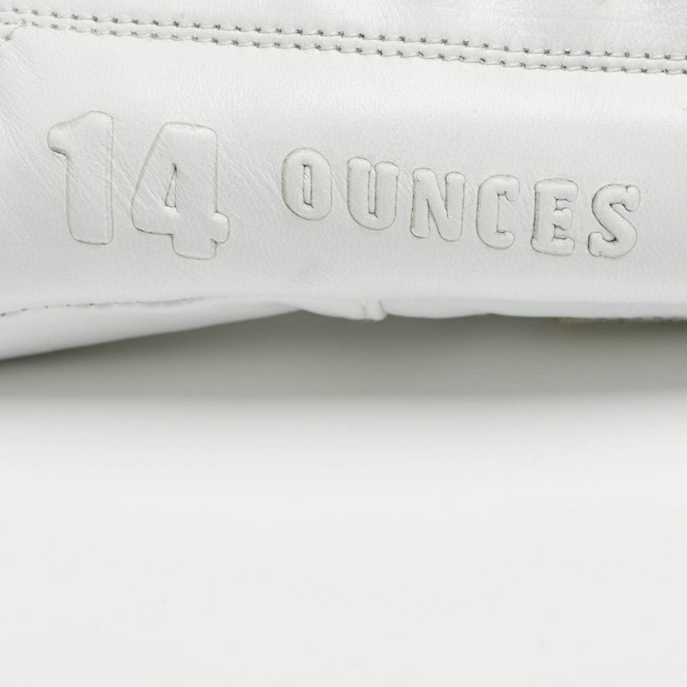 Боксерские перчатки GN111 THE GREATEST Leone GN111_White_12oz 12 унций (бинты в комплекте)
