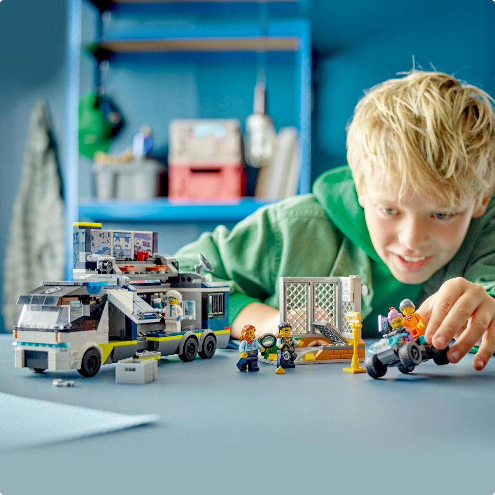Конструктор Передвижная полицейская криминалистическая лаборатория LEGO 60418, 674 детали
