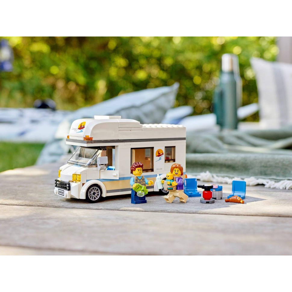 Конструктор LEGO City Канікули в будинку на колесах 60283