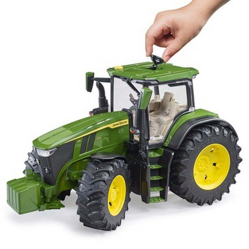 Трактор John Deere Bruder 03150
