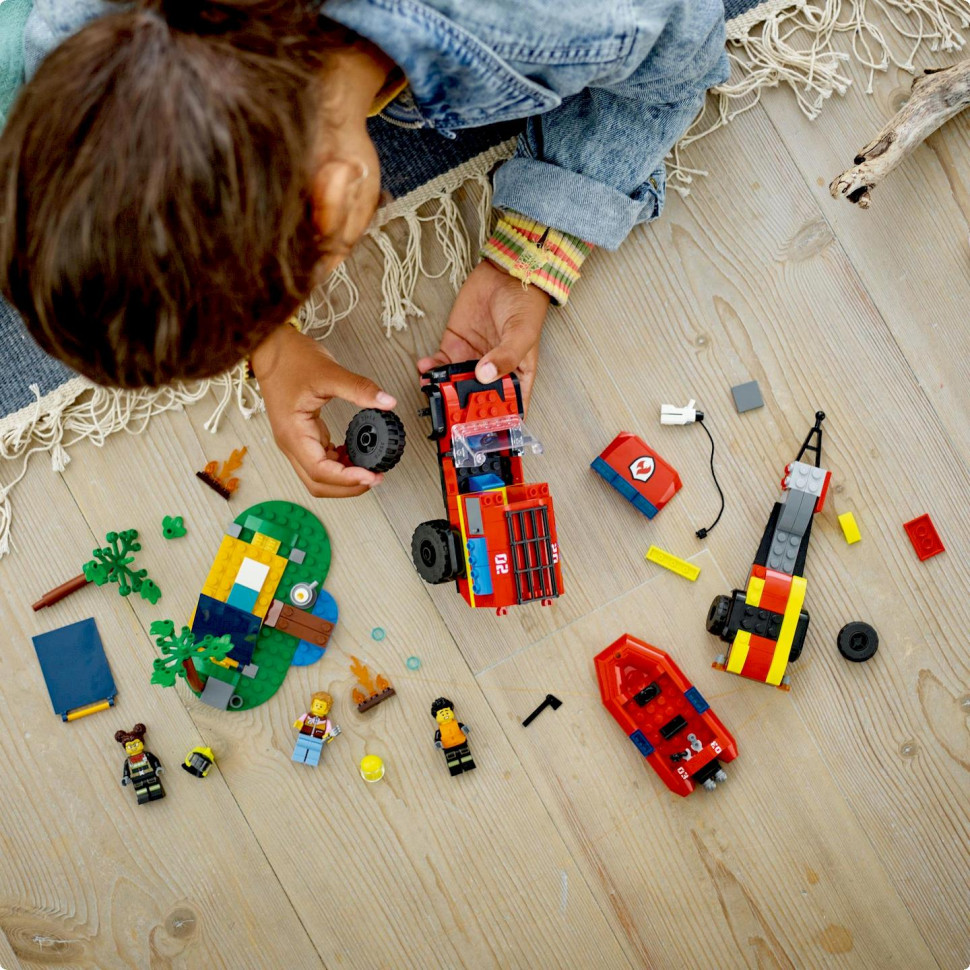 Конструктор Пожежний позашляховик із рятувальним човном LEGO 60412, 301 деталь