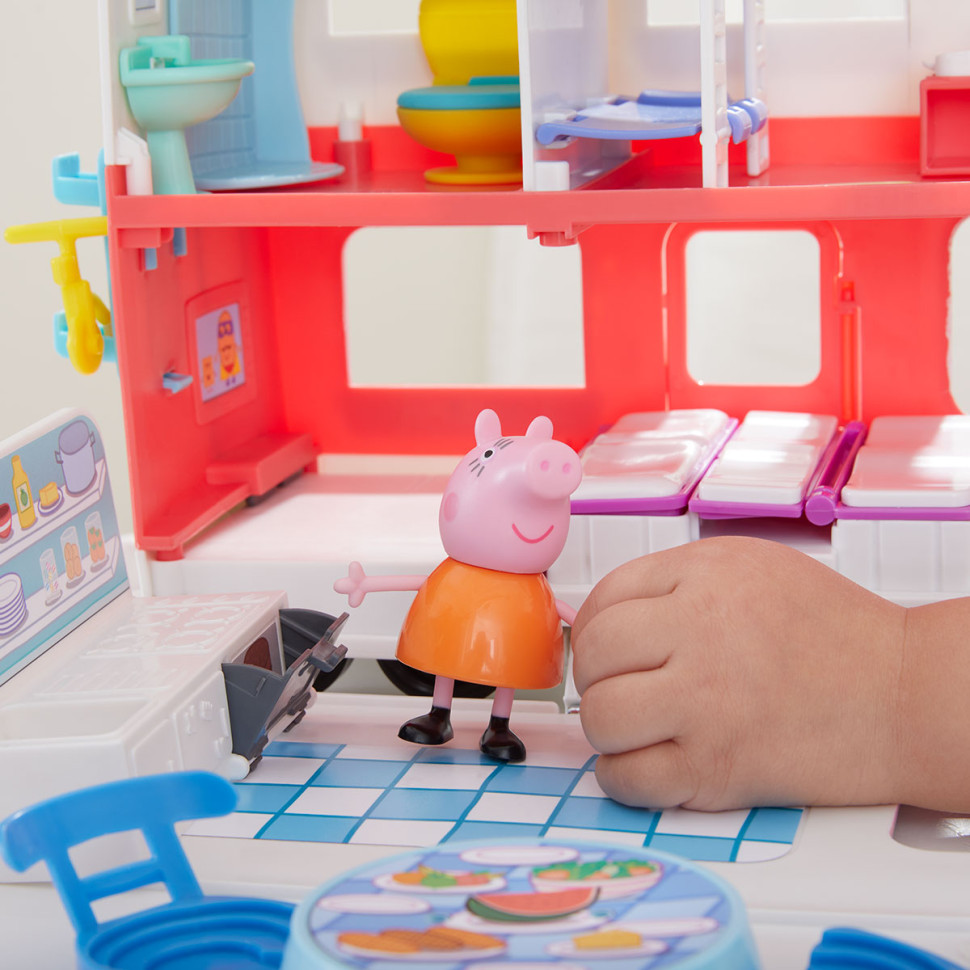 Ігровий набір Сімейний кемпер Пеппи Peppa Pig F2182, 4 фігурки, звук