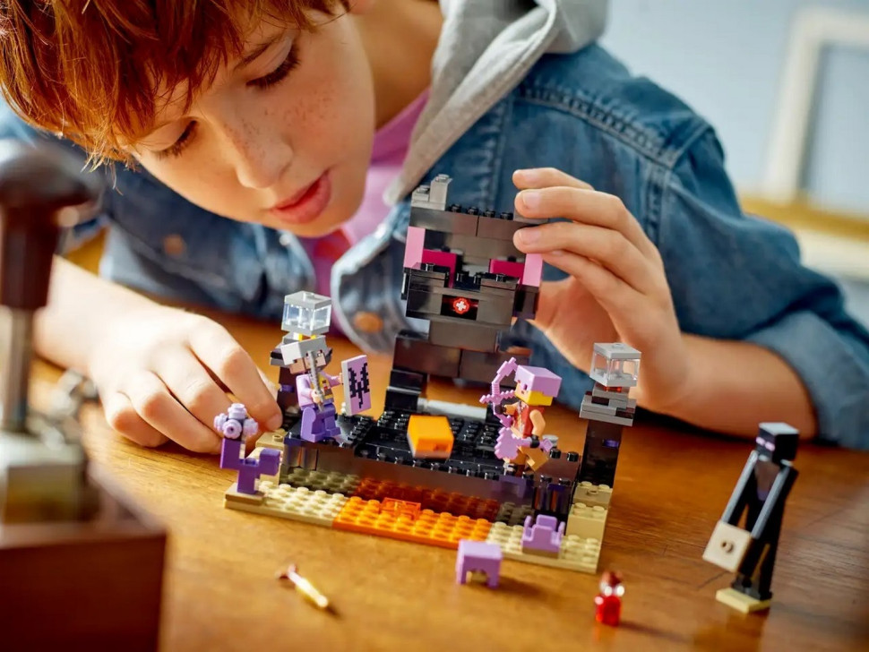 Конструктор LEGO Minecraft Конечная арена 21242