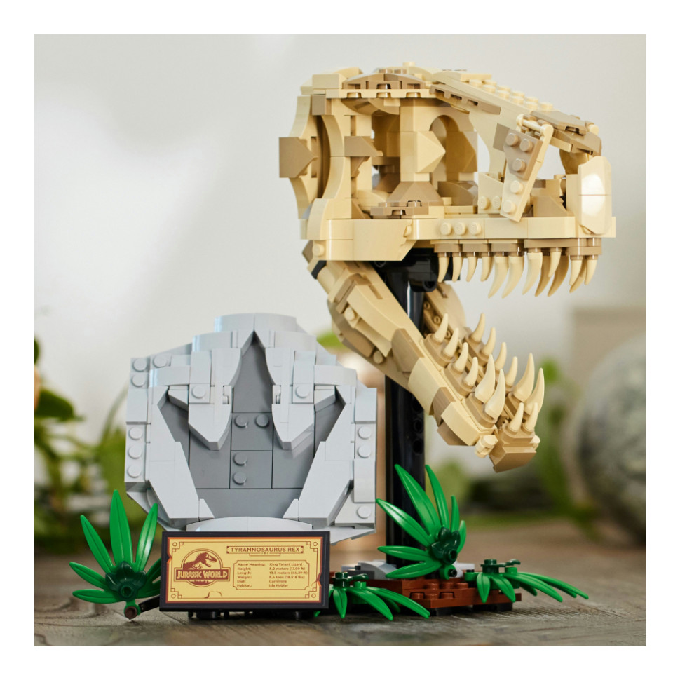 Конструктор LEGO Jurassic World Скамʼянілості динозаврів: череп тиранозавра 76964, 577 деталей