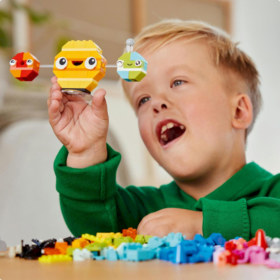 Конструктор Творчі космічні об'єкти LEGO 11037, 450 деталей